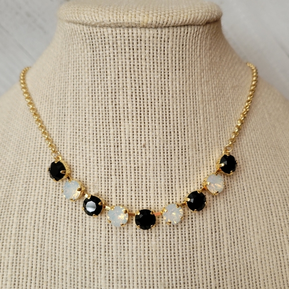 Austrian Crystal Necklace in Gold - Picture 2 of 4